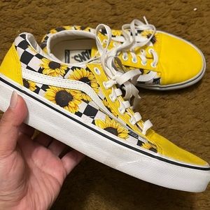 s u n f l o w e r  v a n s